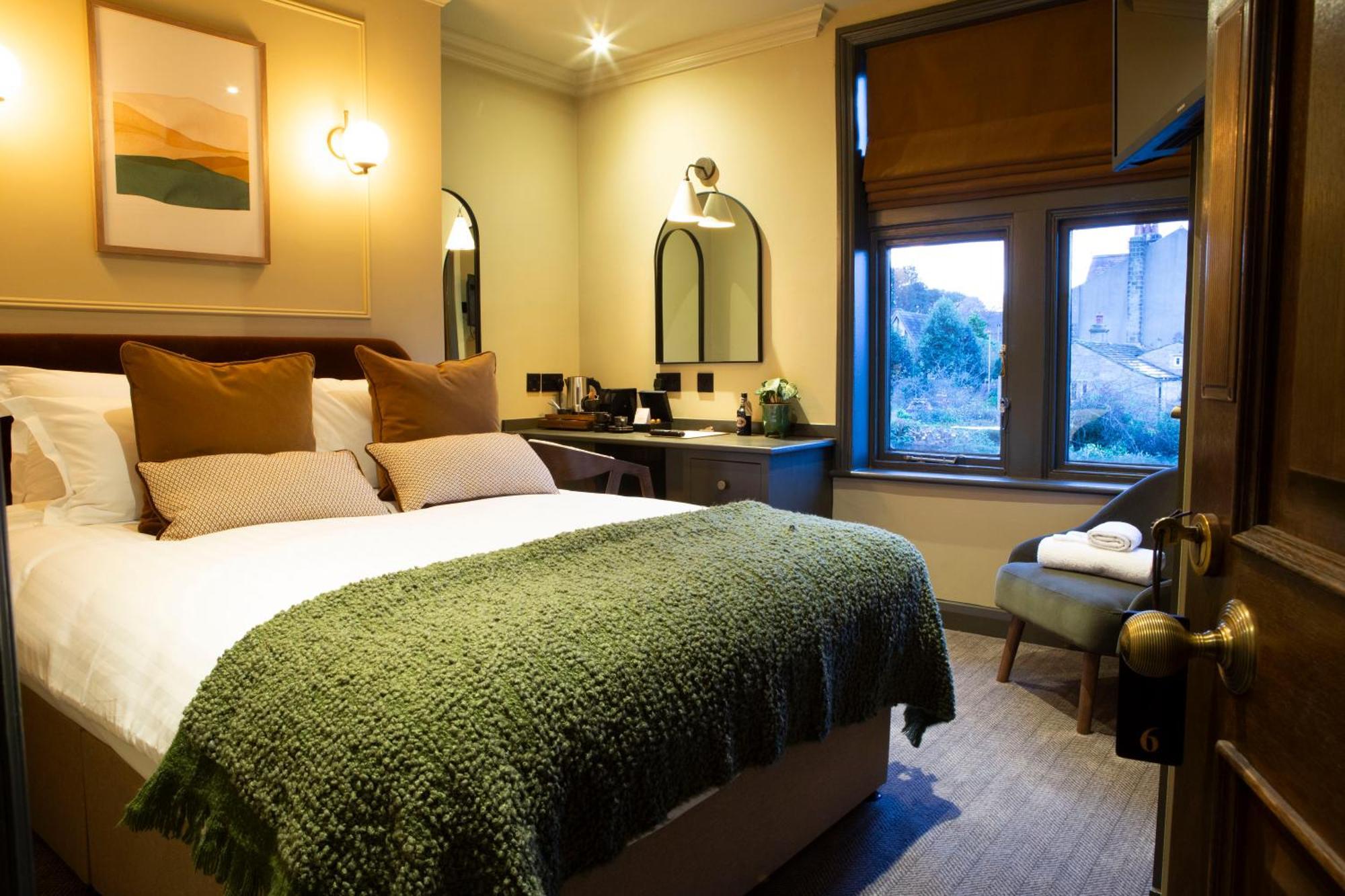 The Wheatley Arms 3*